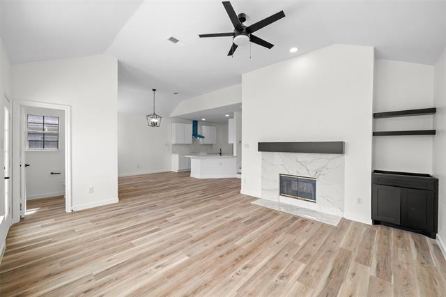 Building Photo - 945 Azalia Dr