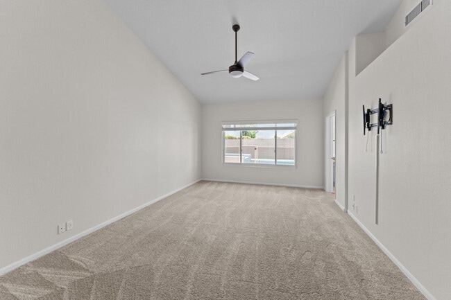 Building Photo - 4423 E Vista Val Verde Dr