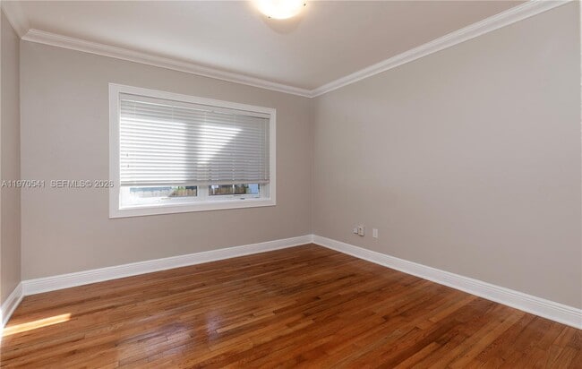 Building Photo - 1350 Mendavia Ave