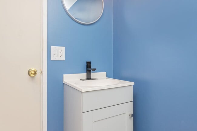 Building Photo - 2725 FL-83