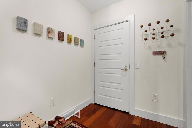 Building Photo - 616 E Street NW Unit 256