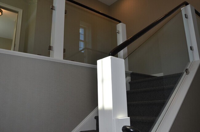 Building Photo - 6 Admirals Wy