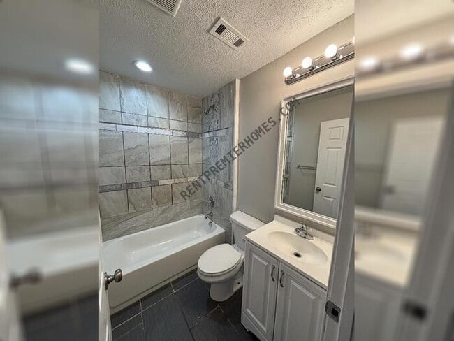 Building Photo - 124 Karen Cove