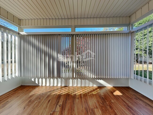 Building Photo - 4700 Greenfield Way Dr