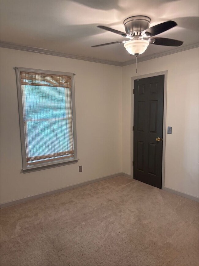 Building Photo - Renovated 3 Bedroom Home in Ashland City!