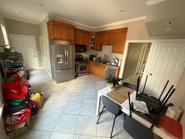 Building Photo - Bright & Affordable Room Near Harvard/MIT