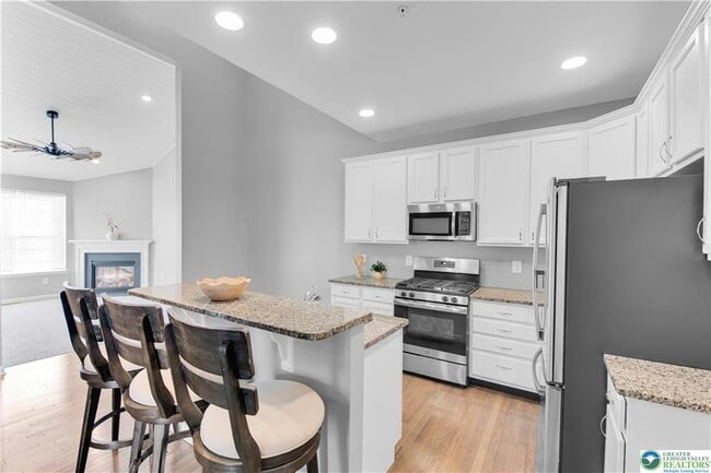 Building Photo - 4487 Cottonwood Dr