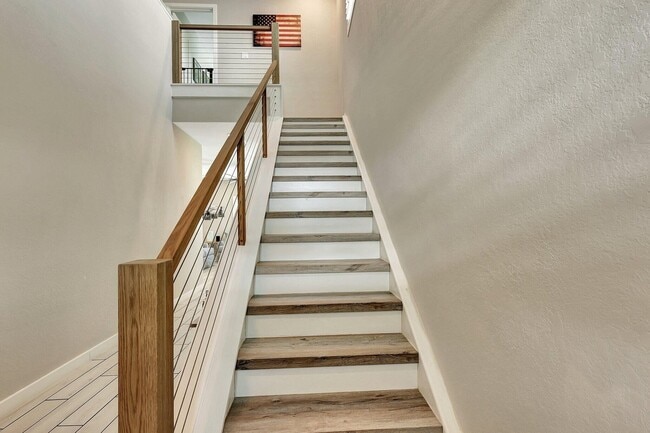 Building Photo - 650 Waters Edge Ln