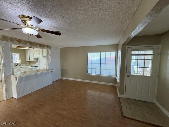 Building Photo - 1912 Harvest Dr