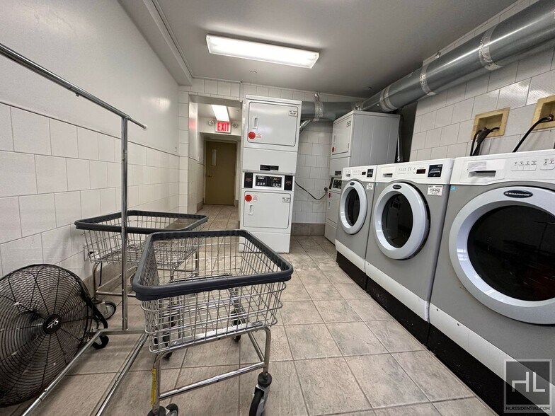 Building Photo - REMSEN ST