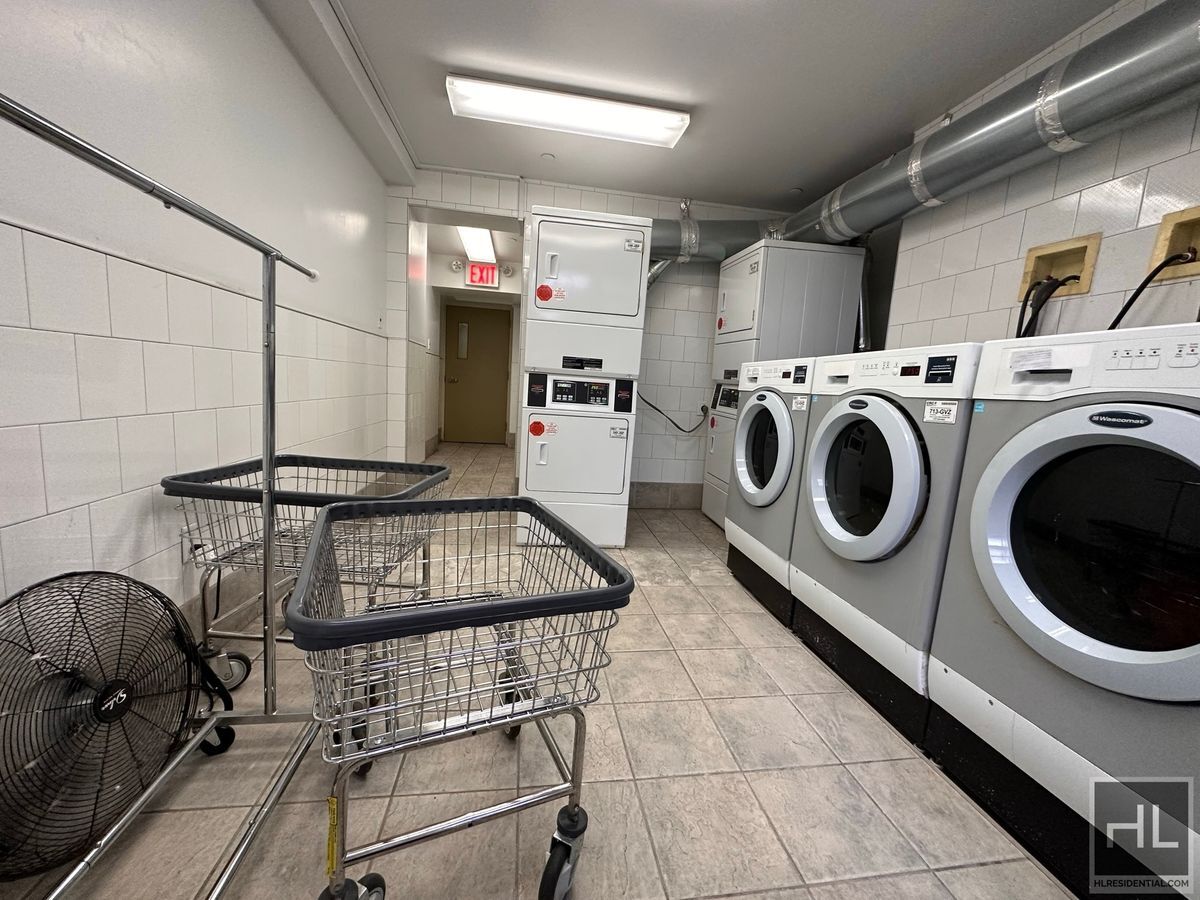 Building Photo - REMSEN ST