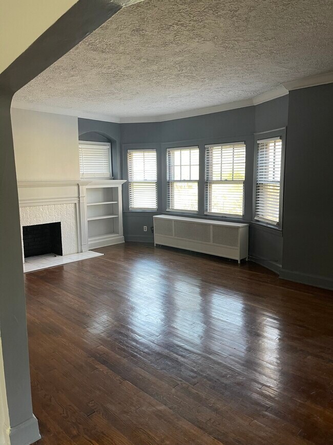 Building Photo - 3344 Hyde Park Ave