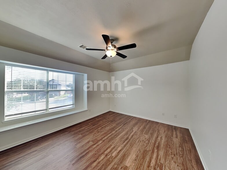 Building Photo - 911 Redcrest Springs Ct