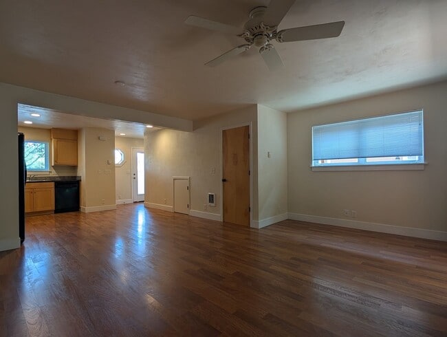 Building Photo - Beautiful 2-Bedroom, 2.5-Bath Condo Near A...