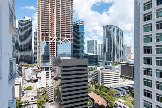 Building Photo - 950 Brickell Bay Dr
