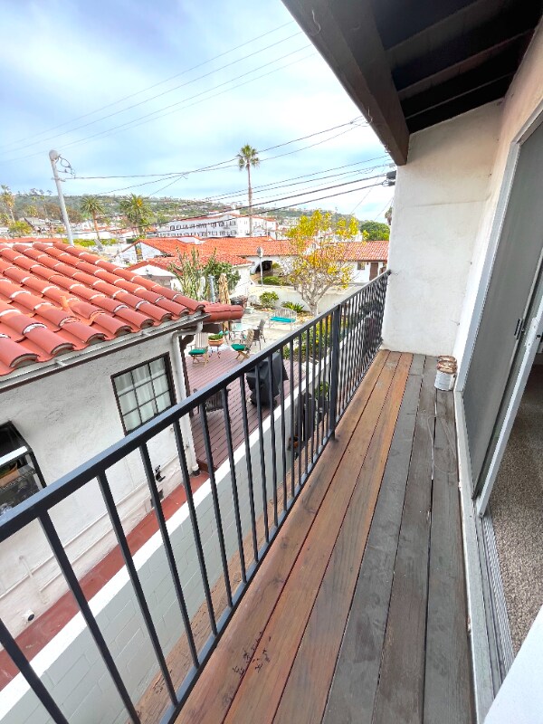 Building Photo - 147 Avenida Serra