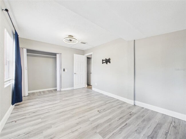 Building Photo - 605 S Disston Ave