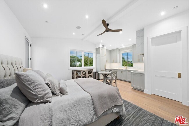 Building Photo - 839 Harvard St