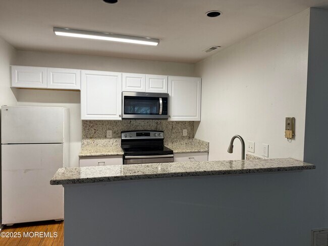 Building Photo - 58 Meadow Ridge Rd
