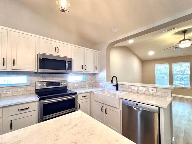 Building Photo - 1517 Big Thicket Dr