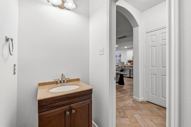 Building Photo - 103 Ledgestone Pl