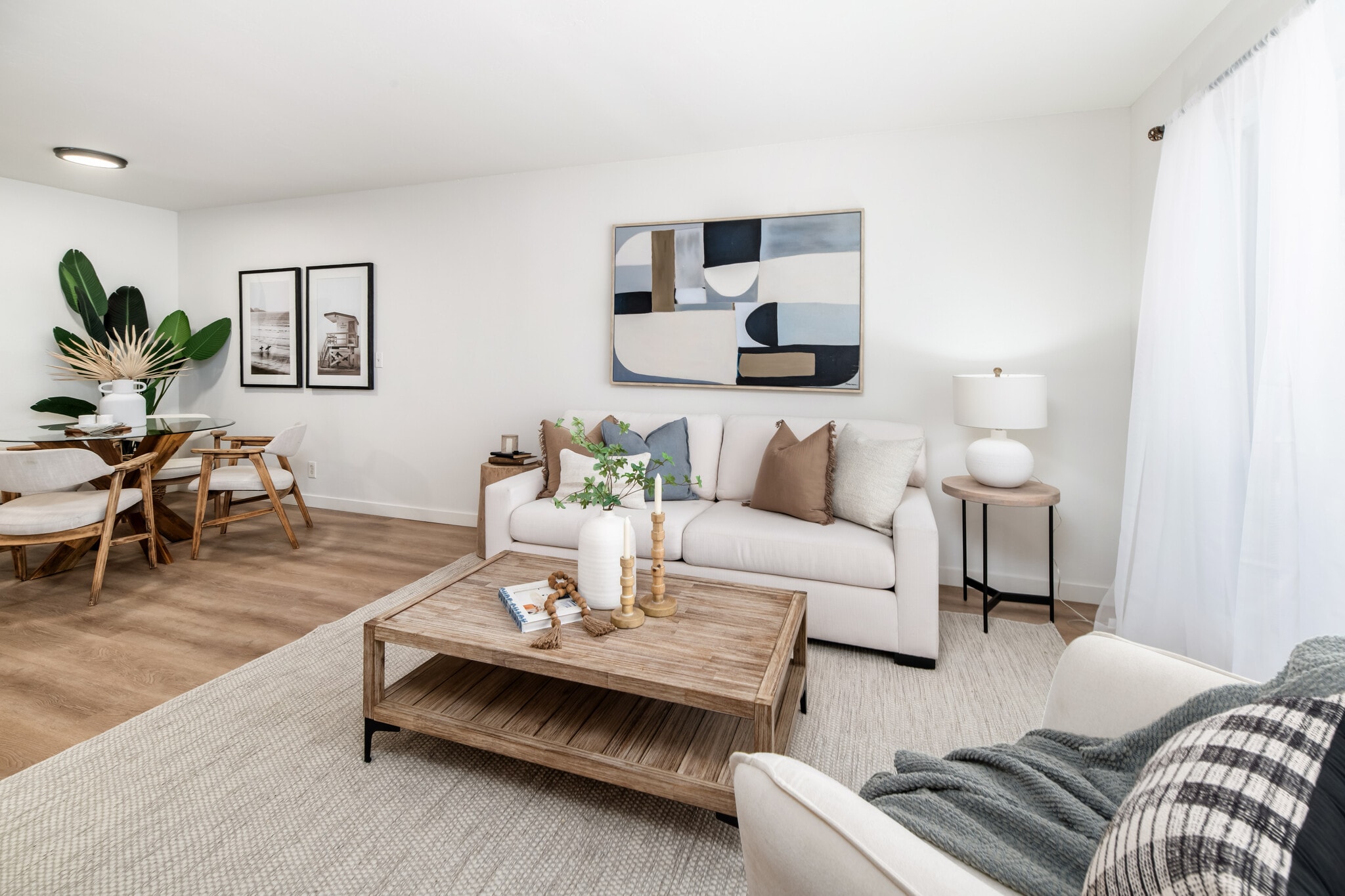 Building Photo - 13754 Mango Dr