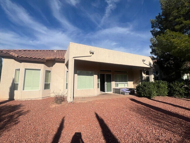 Building Photo - 5745 E Sunset Point Dr