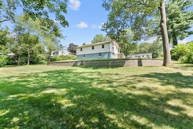 Building Photo - 1715 Musso View Ave