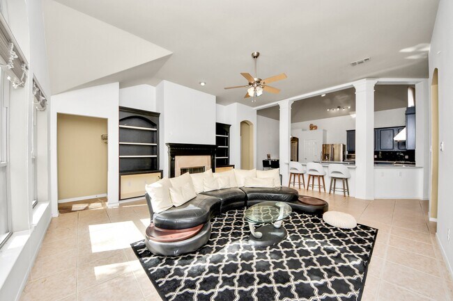 Building Photo - 3818 S Barnett Way