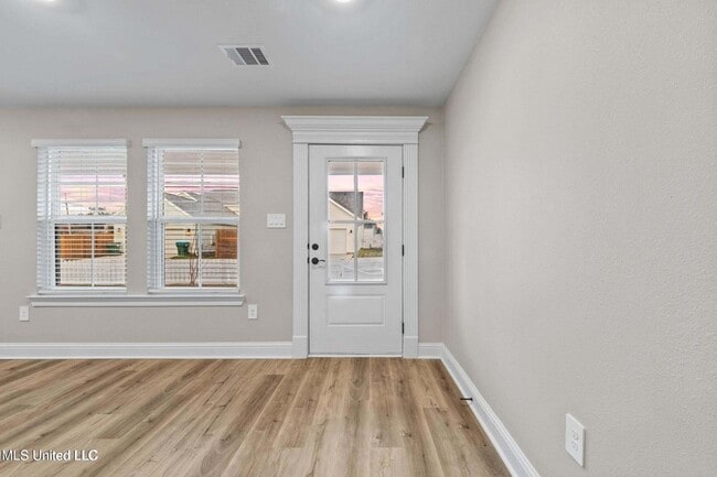 Building Photo - 1527 2nd St