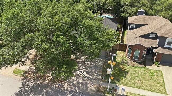 Building Photo - 8812 Sabinas Trail