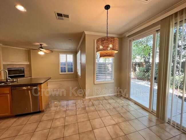 Building Photo - 673 Nacomis Ct