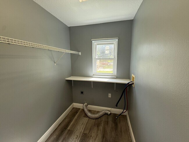 Building Photo - 8927 Courtyard Ln