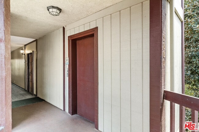 Building Photo - 5870 Benner St