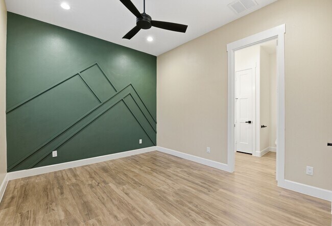 Building Photo - 19330 Veterans Rd