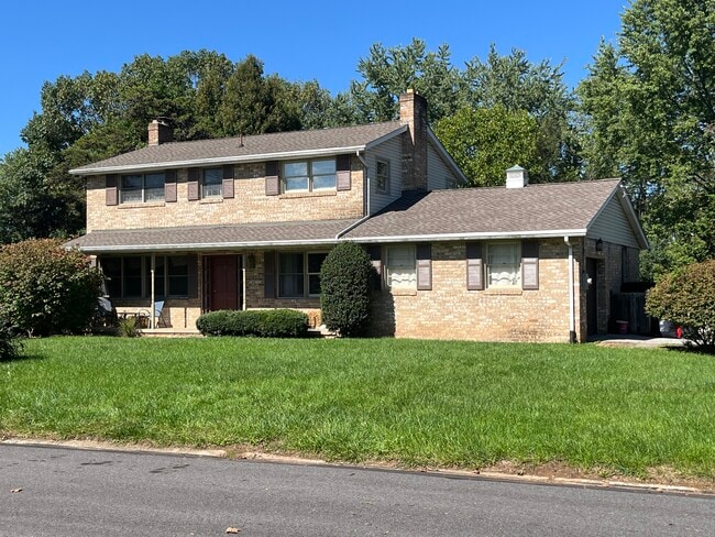 Primary Photo - 3305 Colby Ln