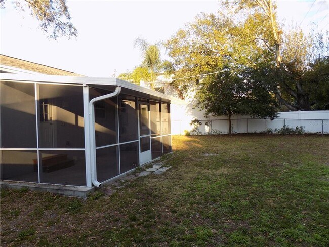 Building Photo - 3130 W Euclid Ave