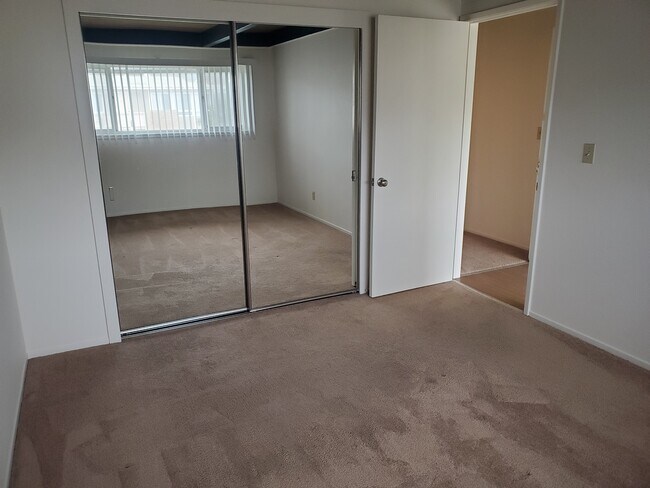 bedroom - 340 Esplanade Ave