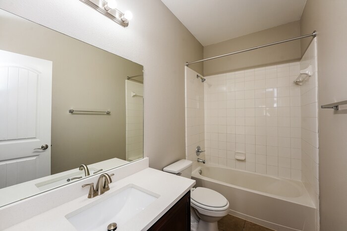 Building Photo - 1302 Havenrock Dr