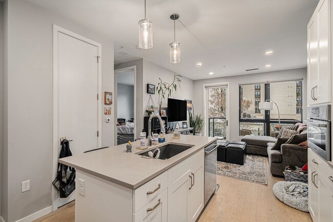 Building Photo - Coming Soon: One-Bedroom, One-Bath Condo i...