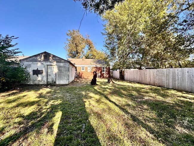 Building Photo - Three bedroom OKC Home