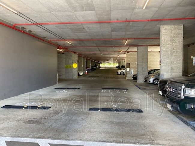 Building Photo - 7000 Hawaii Kai Dr