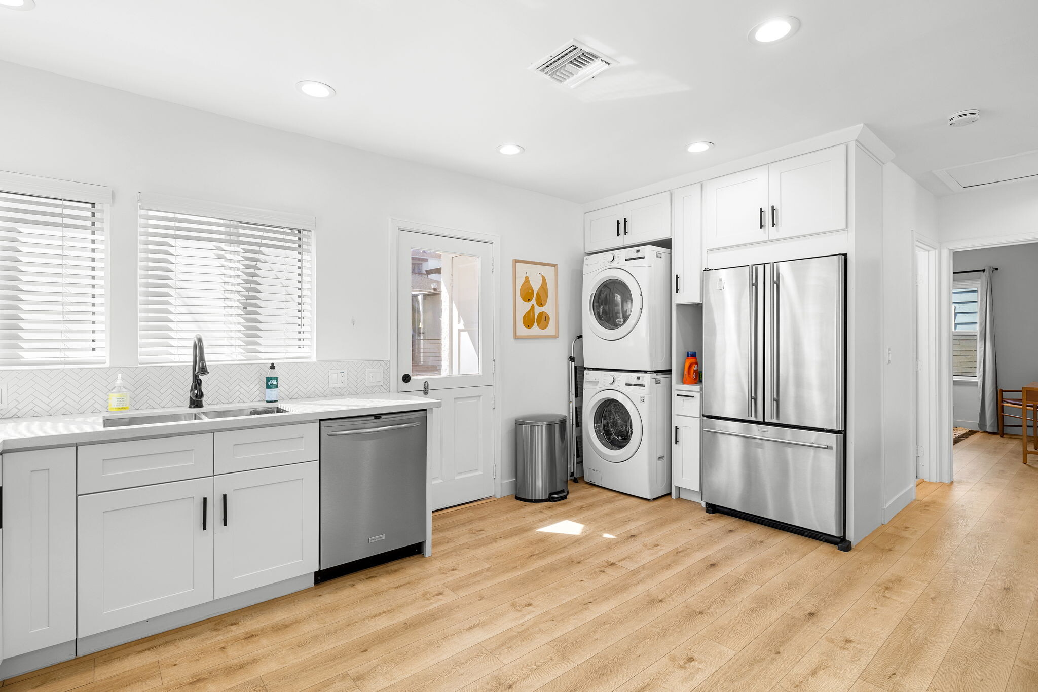 Building Photo - 614 Knob Hill Ave