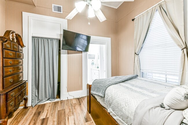 Building Photo - 1421 Winnie St