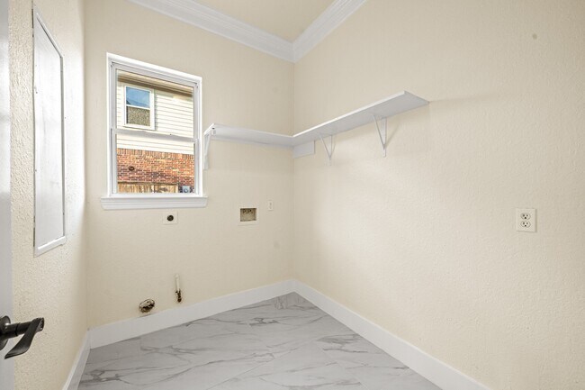 Building Photo - 14511 Middle Bluff Trail