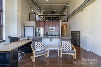 Building Photo - 715 N Graham St