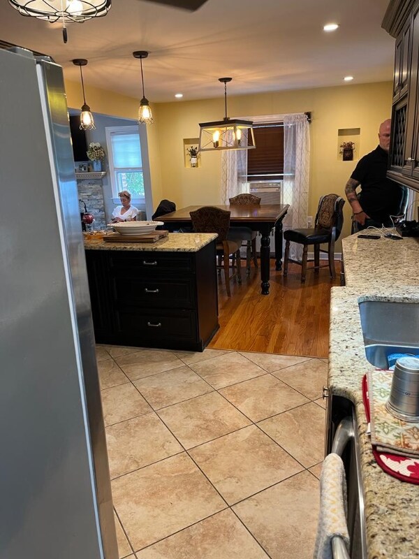 Building Photo - 130 Birchwood Rd