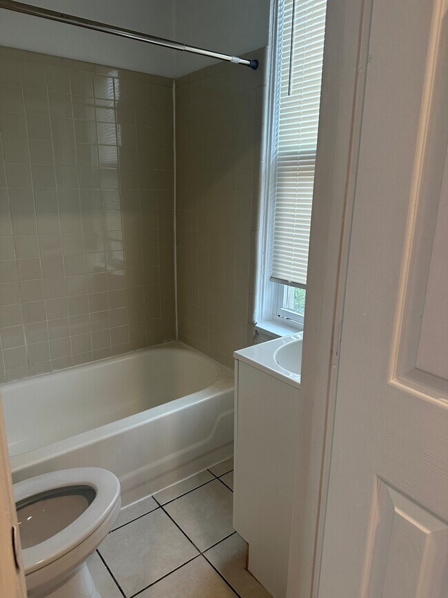 Building Photo - 7 Greenville St