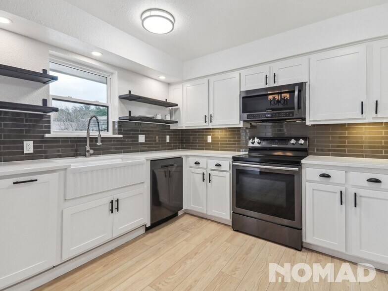 Building Photo - 2138 Pecos Dr