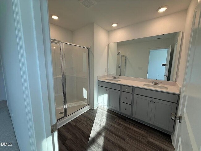 Building Photo - 205 Lily Patch Ln